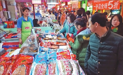 綠色食品銷(xiāo)售火爆 來(lái)哈游客成“鐵粉”，藥品零售市場(chǎng)同步受益